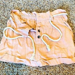 NWOT, Vici Linen Cuffed Shorts, size medium